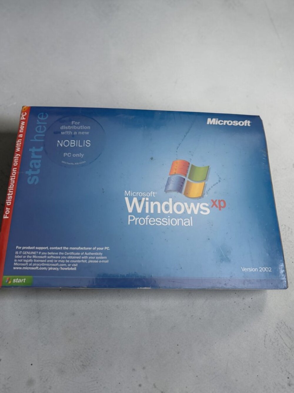Microsoft Windows XP Professional Version 2002 System CD Nobilis Distribution On